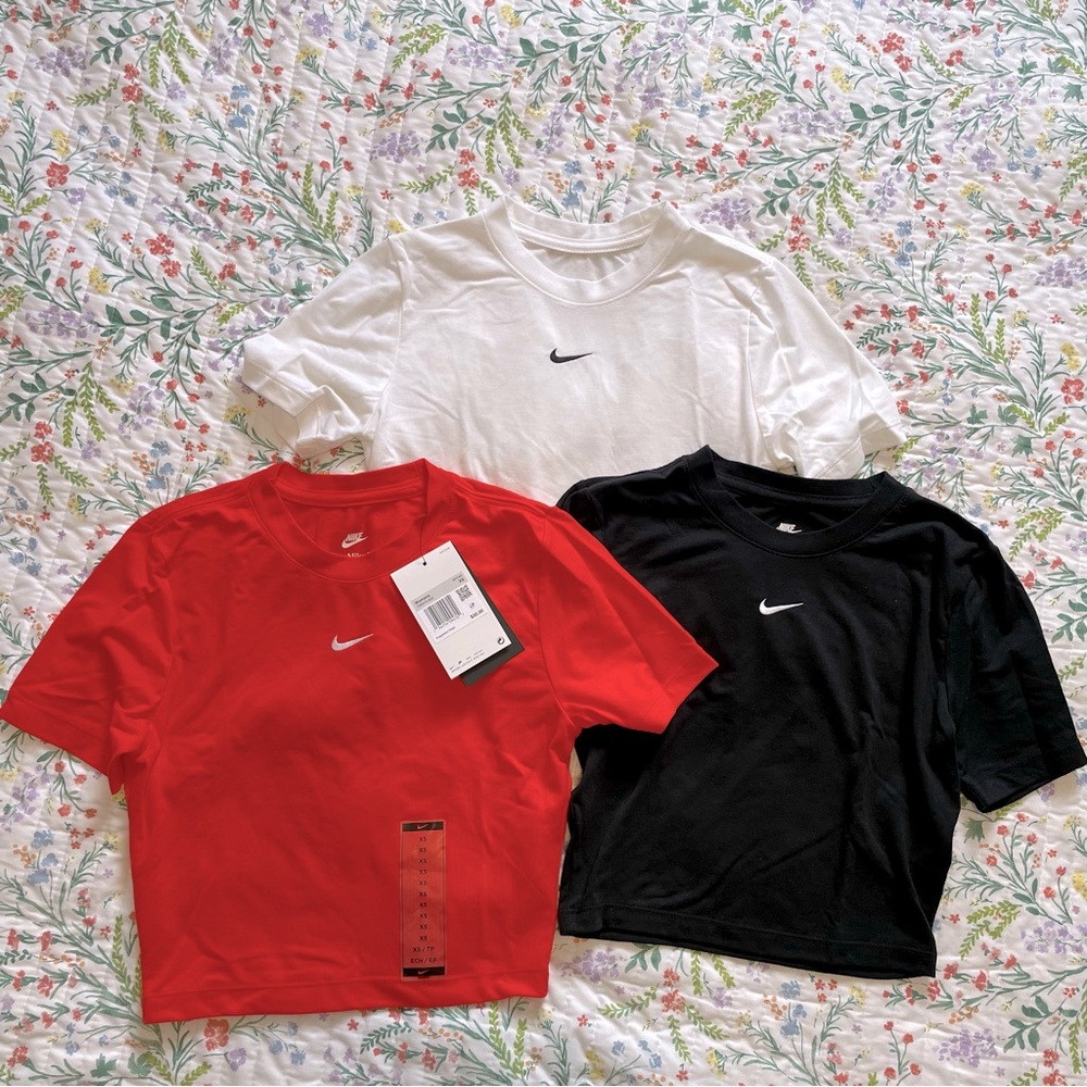 3 Nike Crop Top